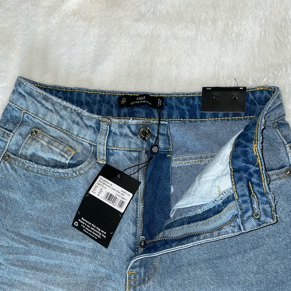BNWT High Waisted Mom Jeans - Picture 3 of 3